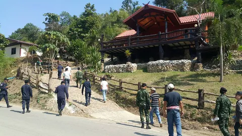 ป่าไม้เพชรฯ บุกยึดบ้านหรูสไตล์รีสอร์ต สร้างรุกป่าสงวนหนองหญ้าปล้อง 