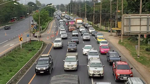 โคราชพร้อมรับจราจรมุ่งสู่อีสานหยุดยาวปีใหม่ ถ.มิตรภาพรถเริ่มแน่น