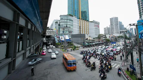 เขตร่วมตำรวจลดอุบัติเหตุ กทม.ตั้งเป้าลดสูญเสียช่วงเทศกาลปีใหม่ทั้งป้องกันและแก้ไข