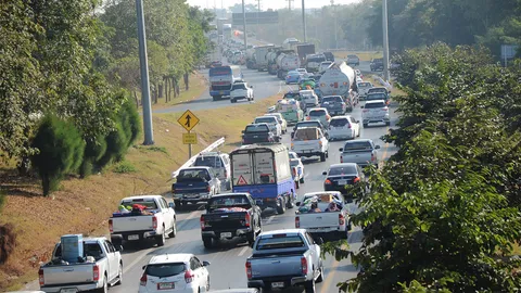 ถนนมิตรภาพรถหนึบ คนไปโคราชต้องทำใจ คาดใช้เวลาเดินทางเพิ่มขึ้น 2 เท่า