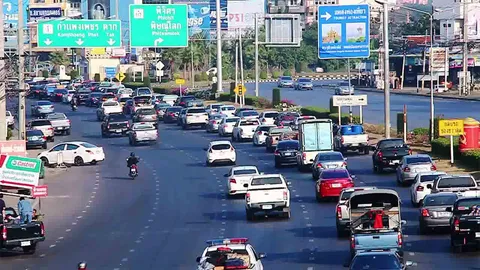 เส้นพหลโยธิน รถเคลื่อนตัวช้า ทหารค่ายจิรประวัติตั้งจุดบริการครบวงจร 