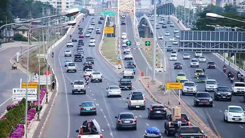 กลับบ้านเรา! ถนนแน่นคนกลับภูมิลำเนา ช่วงนครสวรรค์รถมาก-ถ.มิตรภาพหนึบ