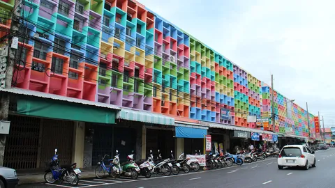 รู้สึกวังเวง! ตลาดยะลามีแต่รถกับตึก คนหนีเที่ยวปีใหม่ที่อื่นหมด  