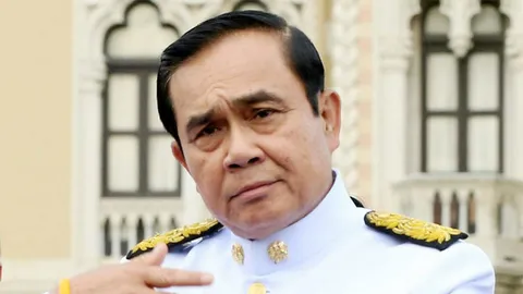 'บิ๊กตู่' ขอสังคมเข้าใจ รบ. ยันรอเวลาเหมาะสมหิ้วตัว 'ธัมมชโย'