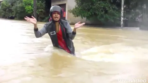 วิวทะลุล้าน! เปิดใจ ‘เดียร์’ หนุ่มใต้รายงานข่าวน้ำท่วม สุดขำ (ชมคลิป)