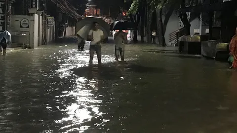 เกาะติดน้ำท่วมภาคใต้ : สมุยยังอ่วม น้ำท่วมสูง-ฝนตก หลายพื้นที่มีน้ำขัง