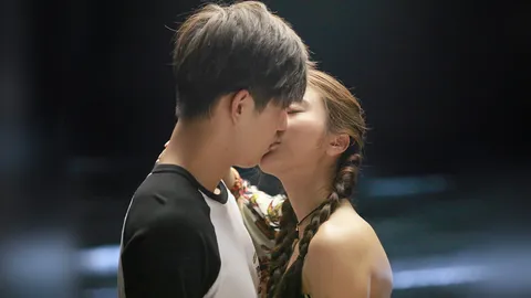 ‘ต่อ-เก้า’ จูบกันกี่รอบ!!