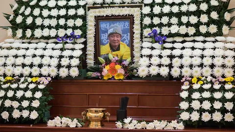 สลด! พระโสมขาวเผาตัวประท้วงข้อตกลง ‘หญิงบำเรอ’ มรณภาพแล้ว