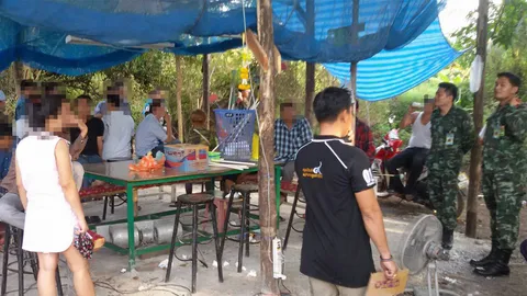 เล่น-โจ๋งครึ่ม บ่อนเต๋าปทุม รวบ42ผีพนัน