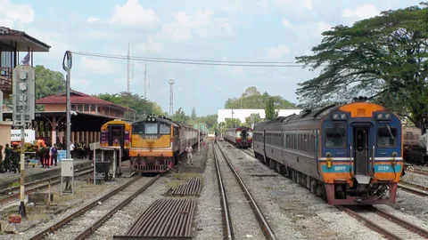 หลายอำเภอเมืองคอนยังมีน้ำท่วมขัง! รถไฟสายใต้วิ่งได้แค่ทุ่งสง