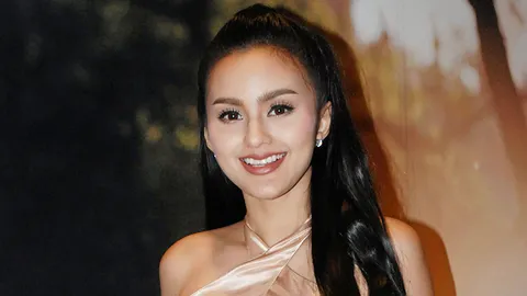 นาย พร้อมแต่ง รอเมื่อไหร่ พี่เคลลี่ มาขอ