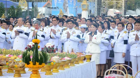 ผวจ.สุพรรณฯ นำถวายราชสักการะพระนเรศวร ก่อนเปิดงานอนุสรณ์ดอนเจดีย์