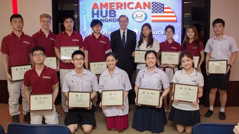 2 นร.ไทย ตัวแทนโครงการ Space Camp เข้ารับทุนศึกษาอวกาศจากทูตสหรัฐฯ