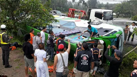 สลดบัสนร.พลิกคว่ำ ม.6ดับ-เจ็บอีก27