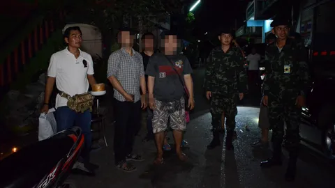 โดนจับหลายครั้งไม่เข็ด ทลายบ่อนไฮโลย่านคลองหลวง นักพนันหนีกระเจิง 