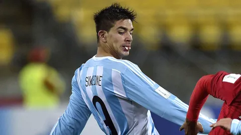 ฮือฮา! ’ปิศาจแดงดำ’ เล็งงาบ ‘ซิเมโอเน’