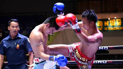 มวยคู่เอกลุมพินี 'เอ็กซ์ตร้า' ไล่บดชนะคะแนน 'หยกวิทยา'