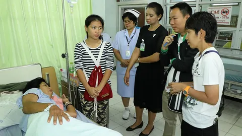 สุดรันทดเด็กวัย 14 ปียากจนต้องดูแล 4 ชีวิต