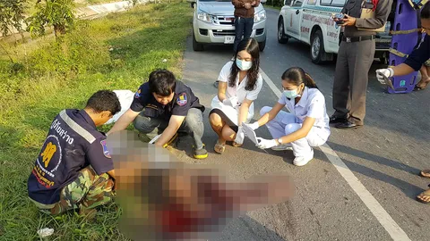 กรรมติดจรวด! ลัก จยย.ขี่หนี สิบล้อไล่ทับหัวบี้ ดับคาถนน