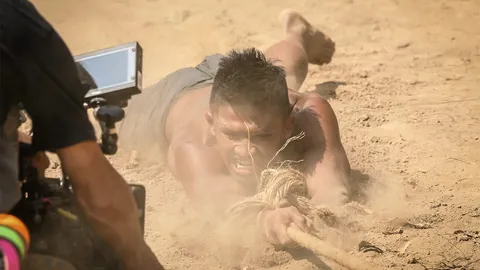 'บัวขาว' แอ็กชั่นสุดตัว โดนม้าลาก สู้กลางไฟ