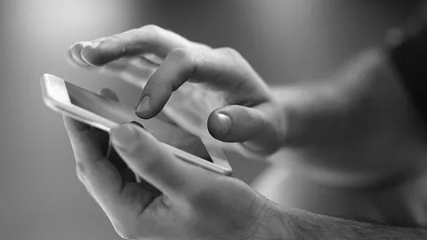 กะเทยชายหาดพัทยา ตีซี้หนุ่มแดนมังกร ฉวยทีเผลอ ล้วงกระเป๋าฉกไอโฟนหนี  