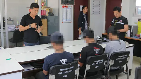 หยามไม่ได้! รุ่นพี่หาว่าจน 3 โจ๋ควงมีดจี้เงินเด็ก ม.2 โชว์ลบคำสบประมาท