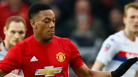 ต้องสู้! ‘ซิลแวสต์’ เตือน ‘มาร์เชียล’ อย่าน้อยใจชิ่งผีเหมือนป็อกบา