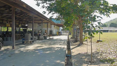 เดินหน้าสร้าง ร.ร.ไทยรัฐวิทยา 103