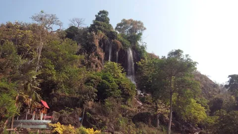 ระทึก! ผาหินปูนยอดน้ำตกธารารักษ์ อ.แม่สอด ถล่ม โชคดีไร้คนเจ็บ-ตาย