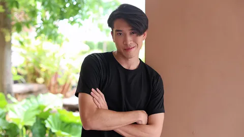 อยากรู้จัก “เฟย–ภัทร”