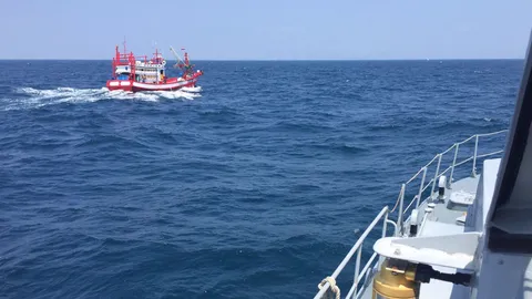 ศปมผ.เข้าจับเรือประมงลักลอบจับสัตว์น้ำ ในเขตประมงพื้นบ้าน 3 ไมล์ทะเล