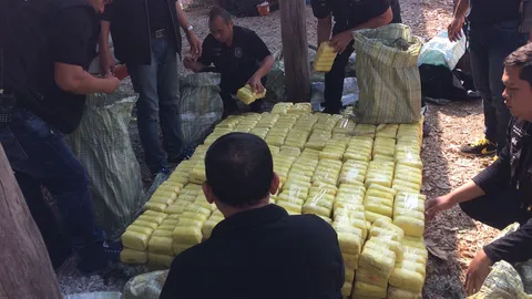 ปส.สกัดจับแก๊งยาบ้าแหกด่านลำปาง ยึดบิ๊กลอต 5.3 ล้านเม็ด ไอซ์ 20 กิโลฯ