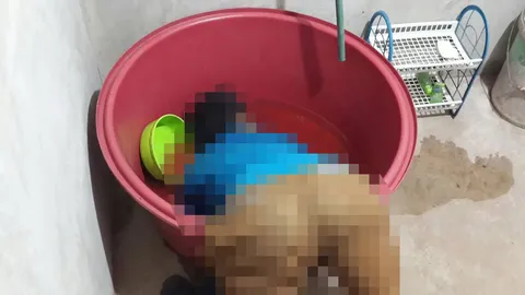 หนุ่มป่วยแอลกอฮอลิซึ่ม ตายท่าพิสดาร หัวทิ่มจมกะละมัง คาดเป็นลม 