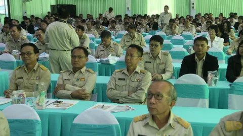 พ่อเมืองลับแล พบผู้บริหาร174 ร.ร.มอบนโยบายศึกษา ระบุครูคือแบบอย่าง นร.