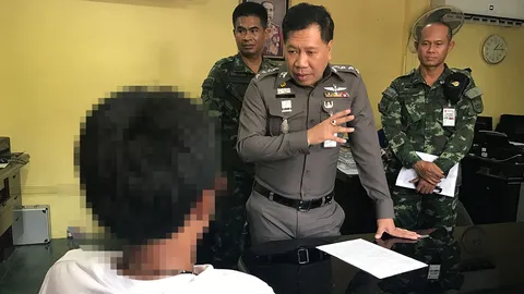 ฟันกันในร้านเกม โจ๋ 15 ชักมีดยาวเฟื้อยกระหน่ำอริ 3 แผล (ชมคลิป)   