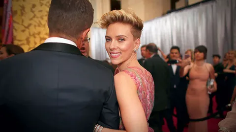 รู้หรือไม่ Scarlett Johansson เดินพรมแดงออสการ์ แบบไม่มีรองพื้น!