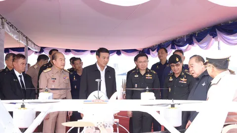 'ประวิตร'ควงผบ.เหล่าทัพ เยี่ยม ทร. ดูสายงานซ่อมบำรุงยุทโธปกรณ์(มีคลิป)