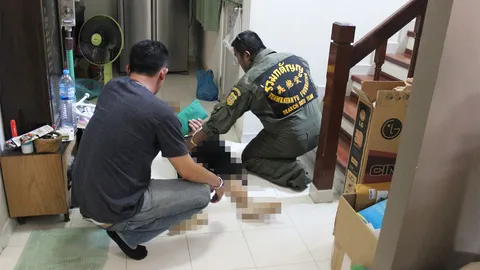 พ่อเฒ่าวัย 72 บ่น 'อยากตาย' ก่อนผูกคอดับคาราวบันไดบ้าน ย่านบางบัวทอง