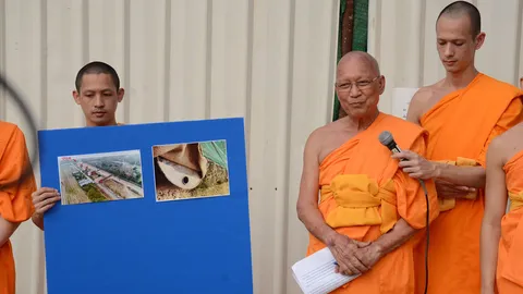 ธรรมกาย ปัดขุดร่องขวางเจ้าหน้าที่ ชาวบ้านริมคลอง 3 ร้องน้ำท่วมสวนเตย