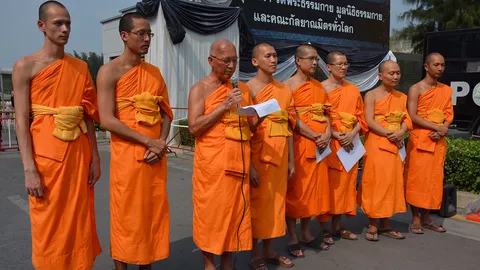 ธรรมกาย ยื่น 5 ข้อเรียกร้อง-ดีเอสไอ เผยพบการเคลื่อนไหว อุบรายละเอียด