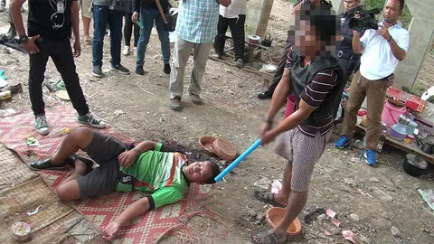 ชายเก็บของเก่าโมโห! เพื่อนร่วมอาชีพถากถางเมีย คว้าเหล็กกระหน่ำตีหัวตาย