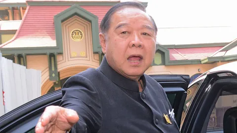 'บิ๊กป้อม' ปัดรัฐถังแตก ยัน จนท.ไม่เผชิญหน้าบุกค้น 'ธรรมกาย'