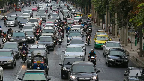 ‘พิชิต’ ฟันธง อูเบอร์ผิดกฎหมาย จ่อเรียกหารือ หลังอ้าง ก.ม.ล้าสมัย