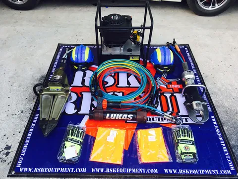 ส่งมอบเครื่องตัดถ่าง กู้ภัยอุทัยธานี จุดลานสัก ช่วยรถชนคนติดภายใน