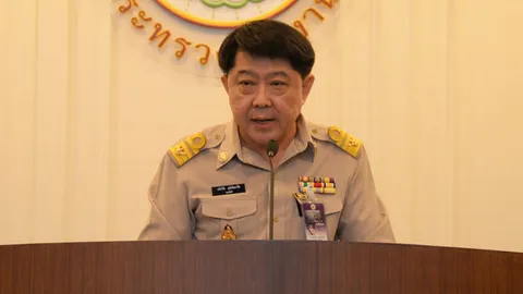 ต่างด้าวบัตรชมพู ต้องขอหนังสือรับรอง กลับสงกรานต์ ได้เว้นค่าธรรมเนียม