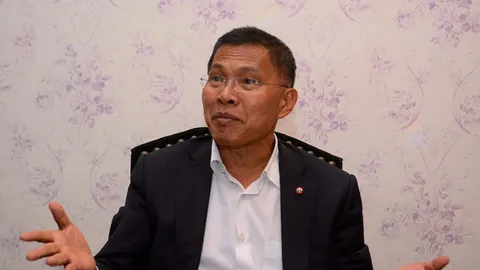 'วัฒนา' เย้ยรัฐใช้วิชาทรงเจ้าแก้ ก.ม.หวังรีดภาษี 'แม้ว' ปมหุ้นชินคอร์ป