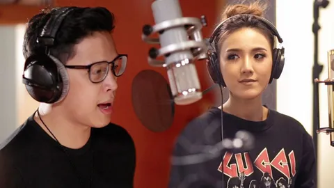 'โอม-ปิ่น' ร้องเพลง 'แต่ปางก่อน'