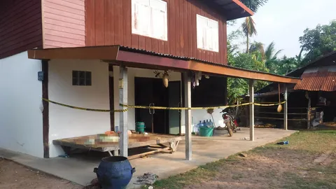 ลูกชายหวงแม่ มีหนุ่มรุ่นน้องติดพัน ถามมึงมาบ้านกูทำไม คว้ามีดแทงดับ  