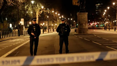 ชี้! โจมตีที่เวสต์มินสเตอร์เป็นก่อการร้าย ยอดตายพุ่ง 4 ศพ-ตำรวจไม่รอด