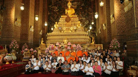 'วัดโพธิ์' จัดบรรพชาสามเณรฤดูร้อนถวาย 'ในหลวง ร.9'